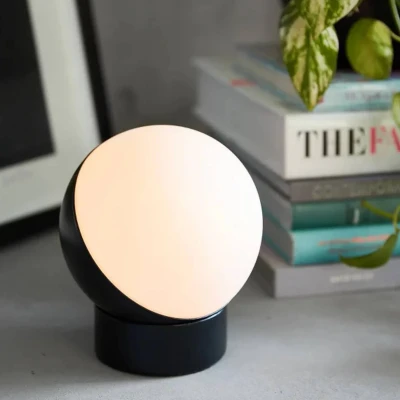 Billede af Beacon bordlampe Mikoh, sort metal, glas