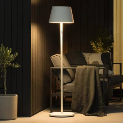 Billede af Pomezia udendørs LED gulvlampe, USB, hvid