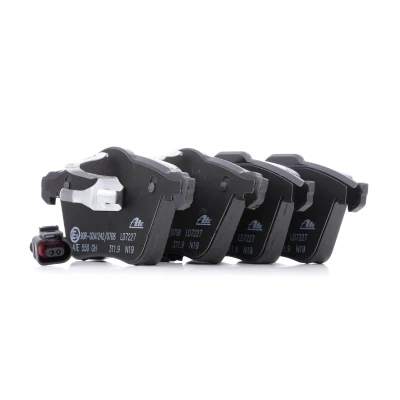 Billede af ATE Ceramic 13.0470 7227.2 Bremseklodser Inkl. slidadvarselskontakt VOLKSWAGEN: GOLF 6, Scirocco III, AUDI: A3 Sportback, Hatchback, TT Coupe
