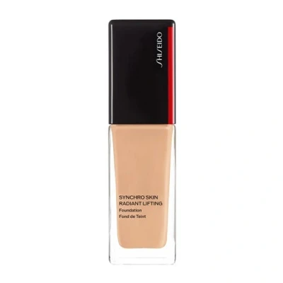 Billede af Shiseido Synchro SKIN Radiant Lifting Foundation SPF30 550 Jasper Foundation, Dame, Størrelse: 30 ml, Silk