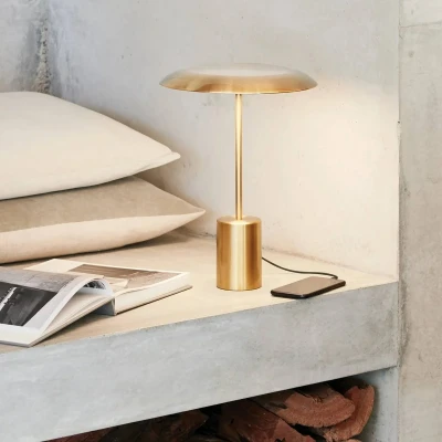 Billede af Beacon LED bordlampe Smith bronzefarvet metal USB port