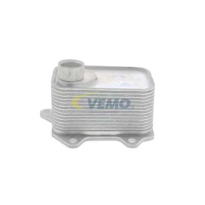 Billede af VEMO V15 60 6068 Olieradiator uden pakning Original Quality VOLKSWAGEN: Polo V Hatchback, Passat B8 Variant, AUDI: A7 Sportback, A6 C7 Avant