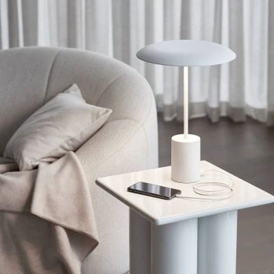 Billede af Beacon LED bordlampe Smith, hvid, metal, USB port