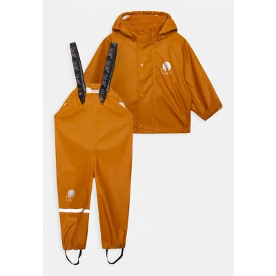 Billede af CeLaVi Regnsæt, Buckthorn Brown, 110