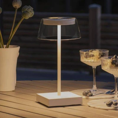 Billede af Scilla LED bordlampe med USB, hvid