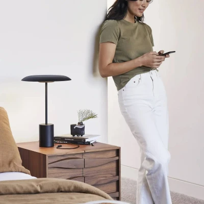 Billede af Beacon LED bordlampe Smith, sort, metal, USB port