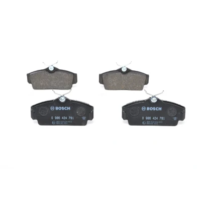 Billede af BOSCH 0 986 424 781 Bremseklodser Low Metallic med anti knirke plade NISSAN: Almera II Hatchback, 2 Limousine, Primera Hatchback