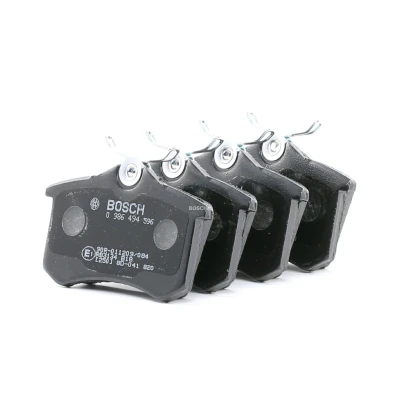 Billede af BOSCH 0 986 494 596 Bremseklodser Low Metallic med monteringsvejledning, anti knirke plade, skruer VOLKSWAGEN: Golf 5, Passat B5 GP Sedan
