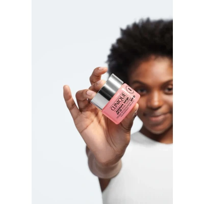 Billede af Clinique Moisture Surge Dagcreme SPF 25 30 ml